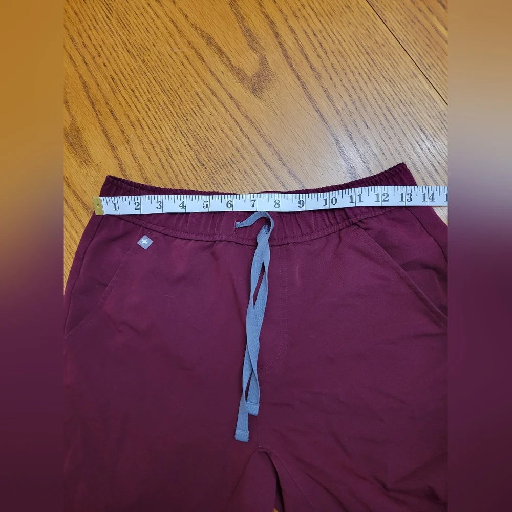 FIGS Men's Tansen Jogger Scrub Pants Burgundy Size XS Nursing